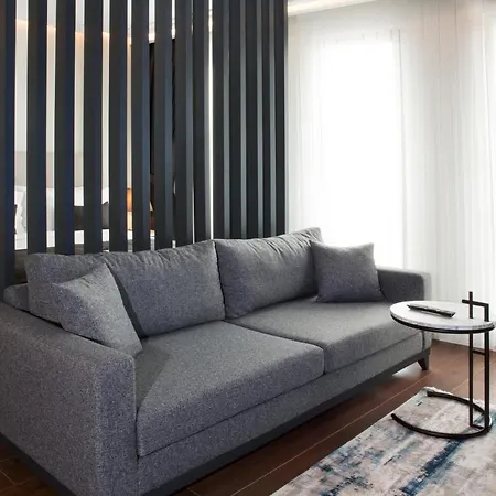 Garlon Hotel 3*