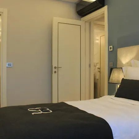 Garlon Hotel