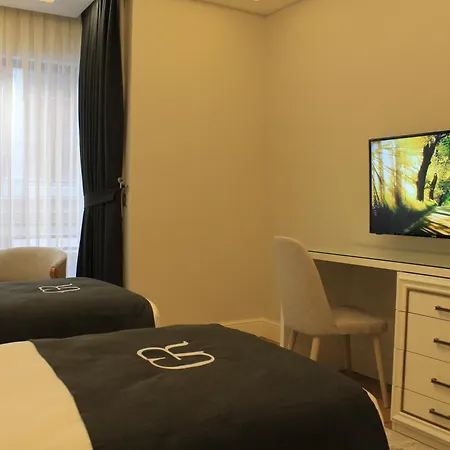 Garlon Hotel