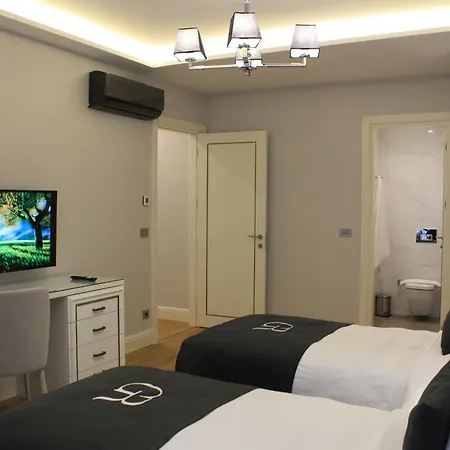 Garlon Hotel