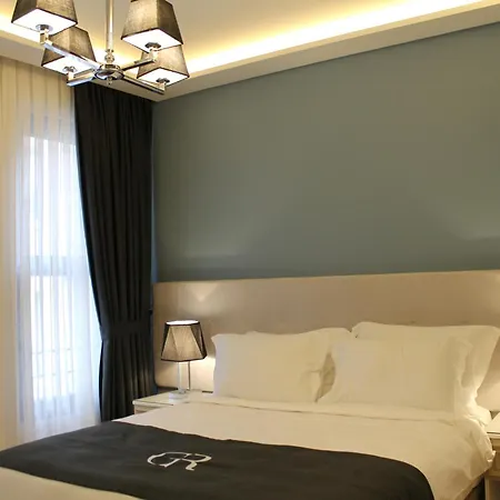 Garlon Hotel