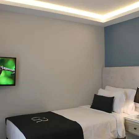 Garlon Hotel